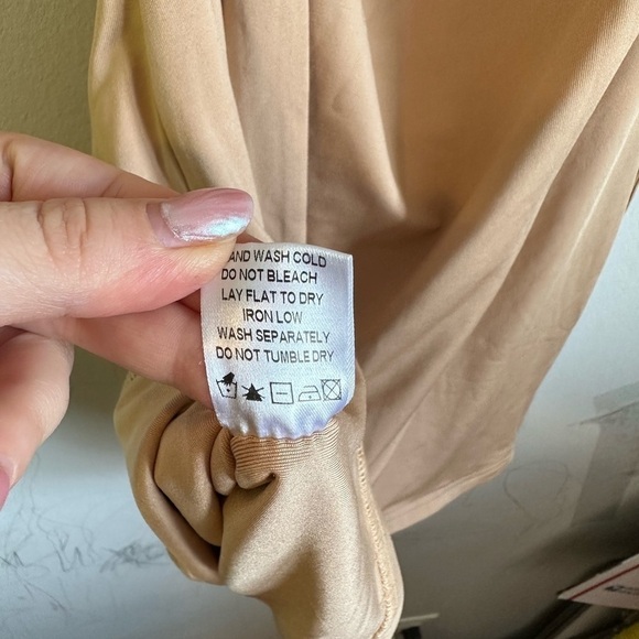 NWT superdown Michelle Wrap Mini Dress in Nude - Picture 9 of 13